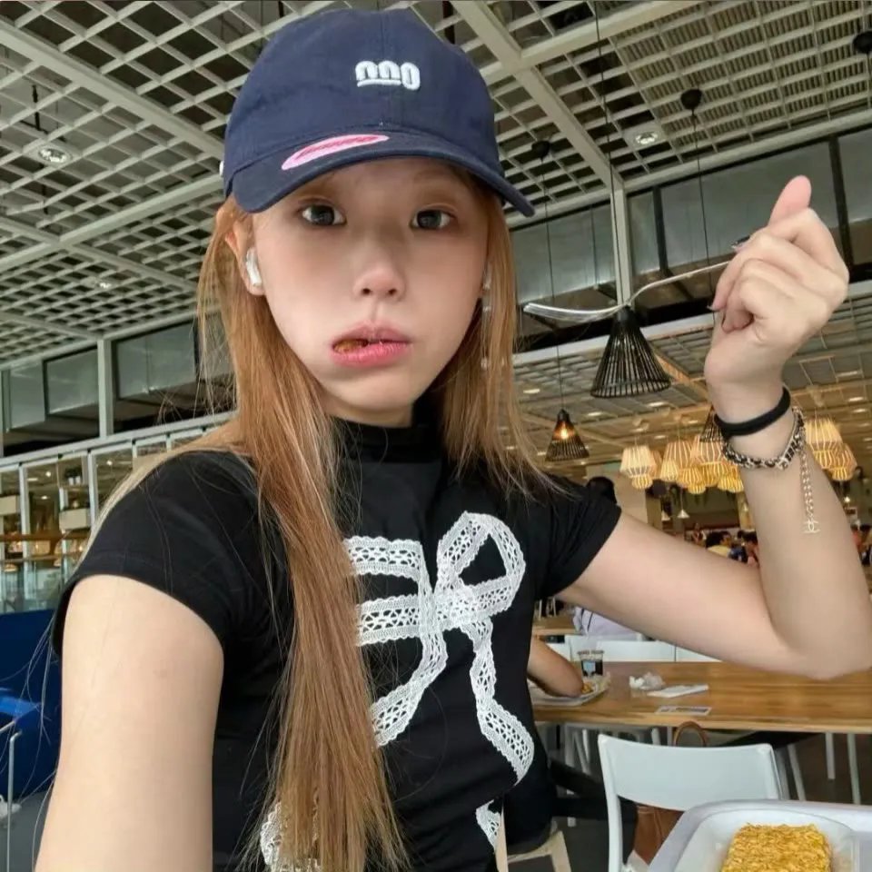 艾曼妞与罗丽妲